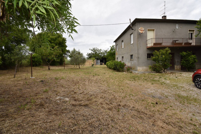 Casale Colonico Rustico in vendita a San Benedetto del Tronto