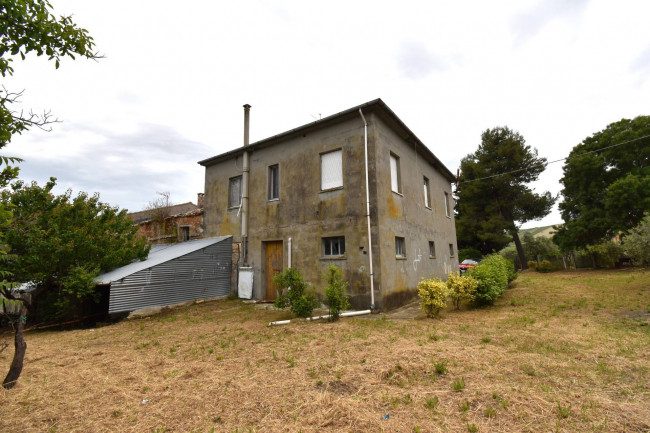 Casale Colonico Rustico in vendita a San Benedetto del Tronto