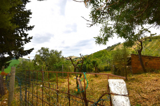 Casale Colonico Rustico in vendita a San Benedetto del Tronto
