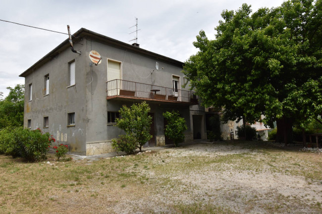 Casale Colonico Rustico in vendita a San Benedetto del Tronto