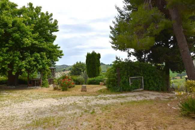 Casale Colonico Rustico in vendita a San Benedetto del Tronto