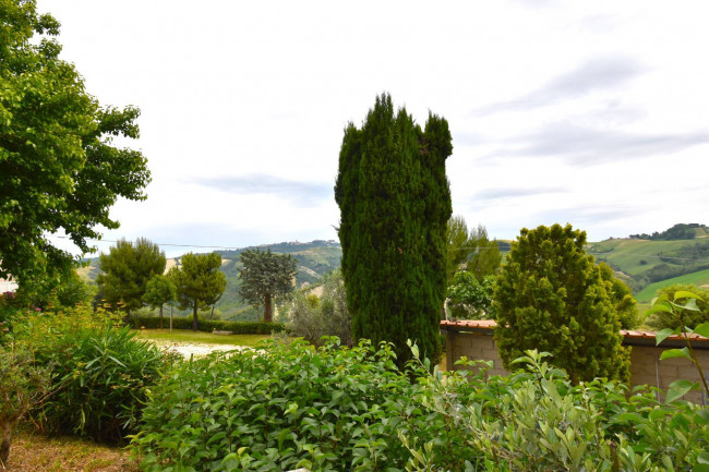 Casale Colonico Rustico in vendita a San Benedetto del Tronto