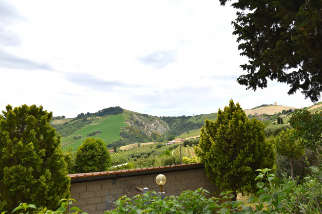 Casale Colonico Rustico in vendita a San Benedetto del Tronto