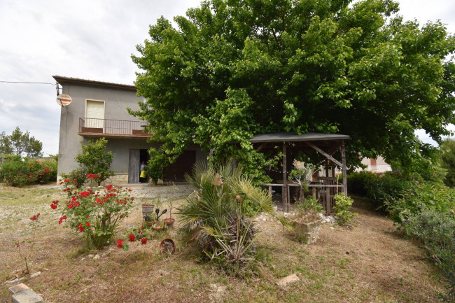 Casale Colonico Rustico in vendita a San Benedetto del Tronto