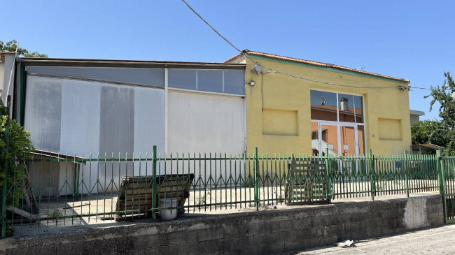 Locale Commerciale in Affitto a Ascoli Piceno