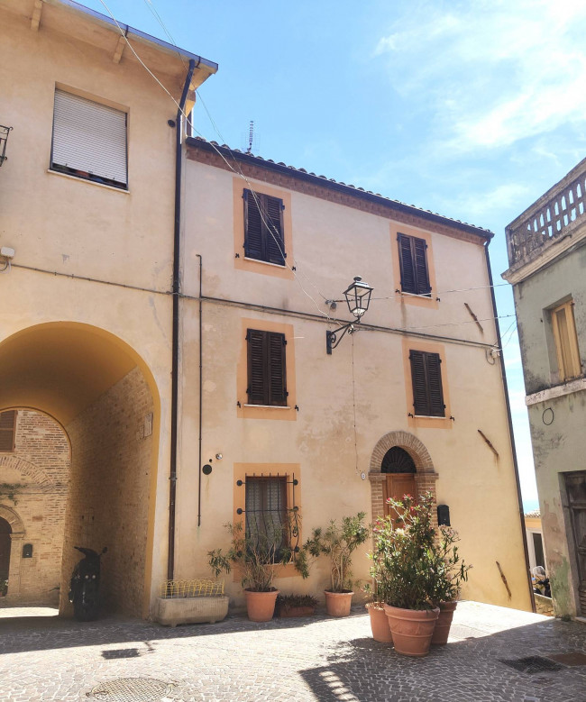 Casa cielo - terra in Vendita a Massignano