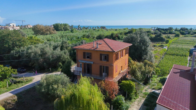 Casa cielo - terra in Vendita a Grottammare