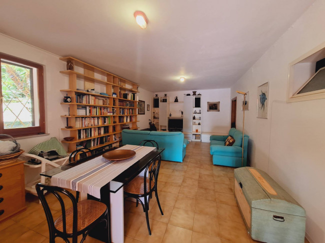 Casale Colonico Rustico in vendita a Castignano