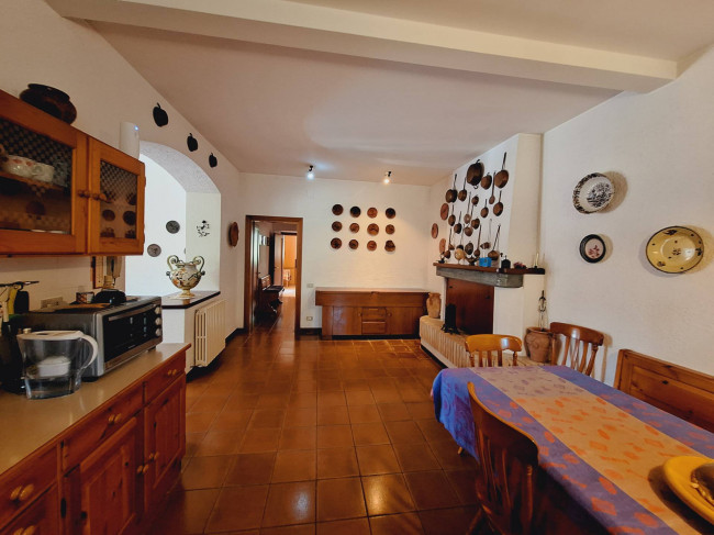 Casale Colonico Rustico in vendita a Castignano