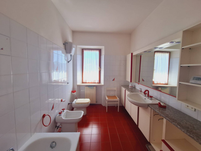 Casale Colonico Rustico in vendita a Castignano