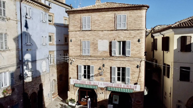 Locale Commerciale in vendita a Grottammare