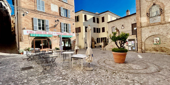 Locale Commerciale in vendita a Grottammare