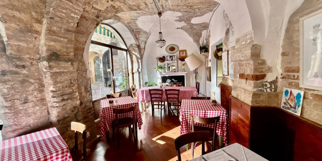 Locale Commerciale in vendita a Grottammare