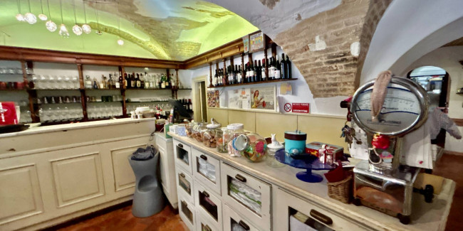 Locale Commerciale in vendita a Grottammare