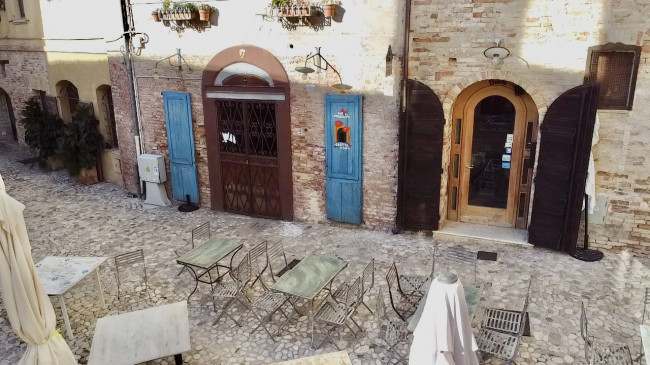 Locale Commerciale in affitto a Grottammare