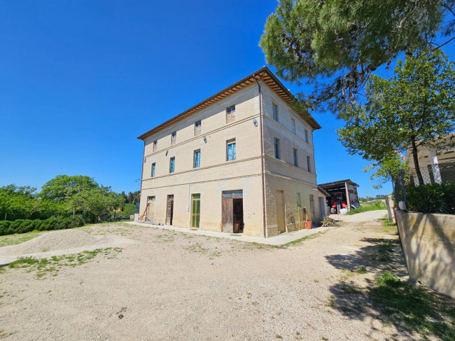 Country House for sale in Cossignano