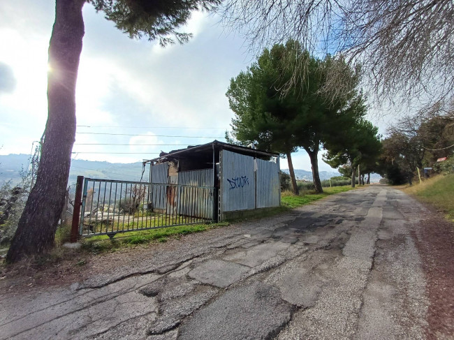 Locale Artigianale / Deposito in Vendita a San Benedetto del Tronto