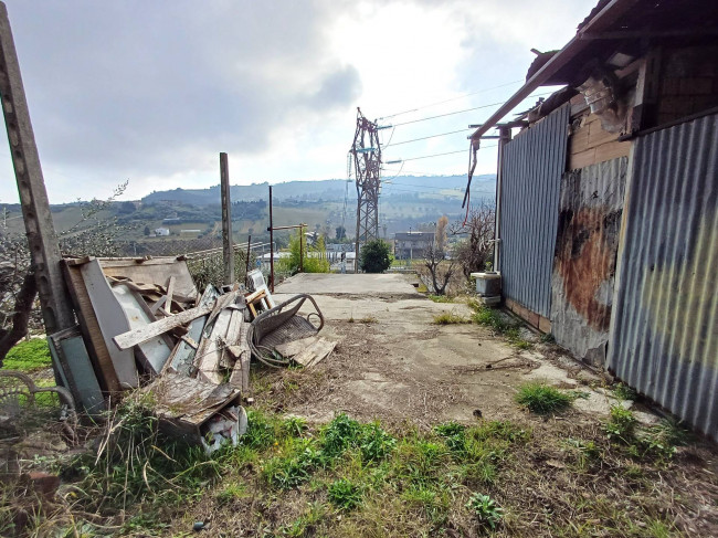 Locale Artigianale / Deposito in vendita a San Benedetto del Tronto