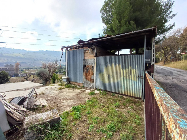 Locale Artigianale / Deposito in vendita a San Benedetto del Tronto