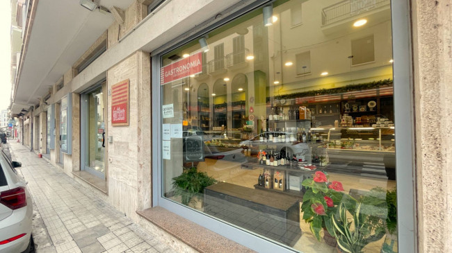 Attività commerciale in Vendita a San Benedetto del Tronto