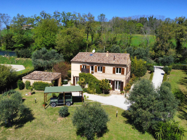 Country House for sale in Montecosaro