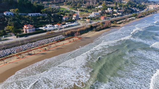 Terreno Agricolo (con / Senza Piccolo Prefabbricato) in vendita a Cupra Marittima