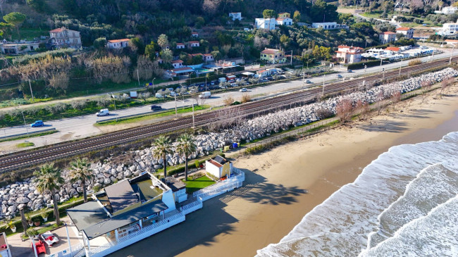 Terreno Agricolo (con / Senza Piccolo Prefabbricato) in vendita a Cupra Marittima