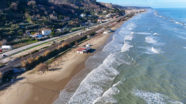 Terreno Agricolo (con / Senza Piccolo Prefabbricato) in vendita a Cupra Marittima