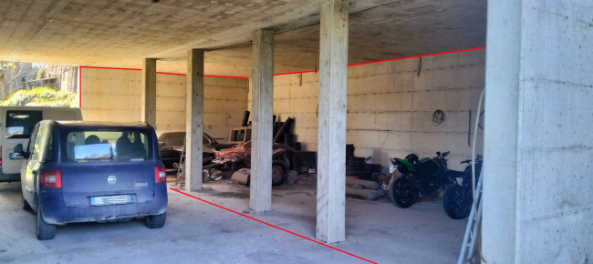 Locale Artigianale / Deposito in Vendita a Grottammare