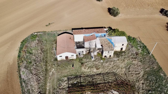 Casale Colonico Rustico in vendita a Colonnella