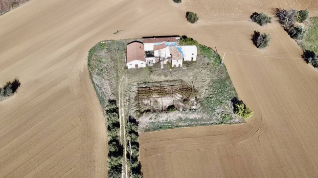 Casale Colonico Rustico in vendita a Colonnella