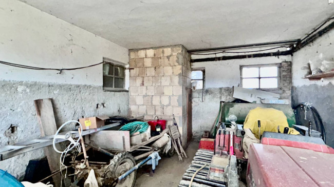 Stabile / Palazzo in vendita a Carassai