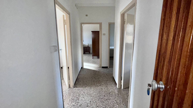 Stabile / Palazzo in vendita a Carassai