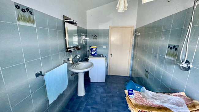 Stabile / Palazzo in vendita a Carassai