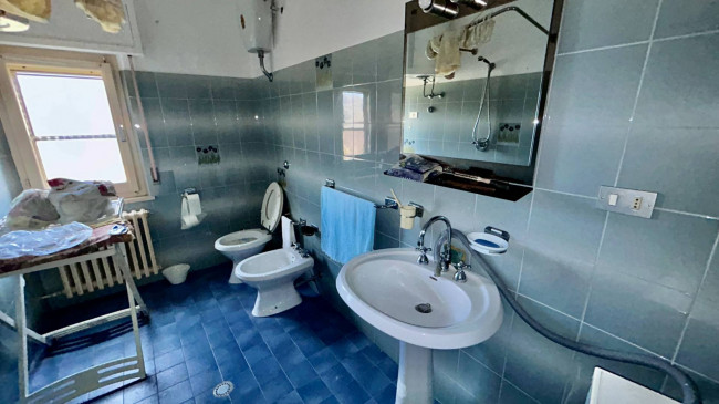 Stabile / Palazzo in vendita a Carassai