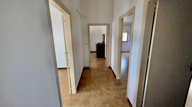 Stabile / Palazzo in vendita a Carassai