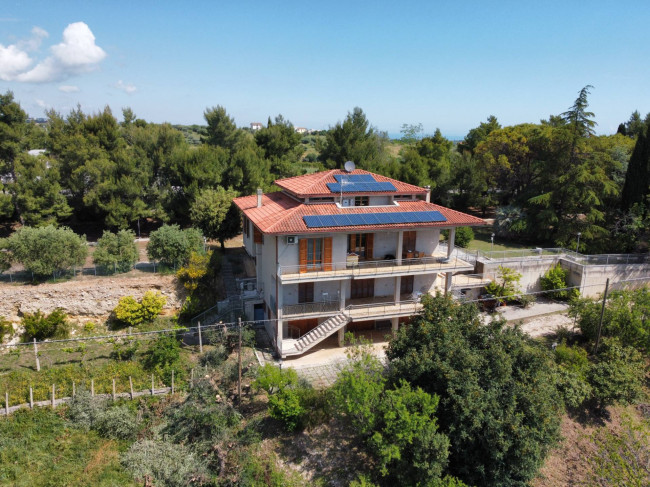 Villa singola in Vendita a Grottammare