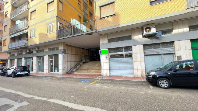 Garage / Autorimessa / Box in vendita a Grottammare