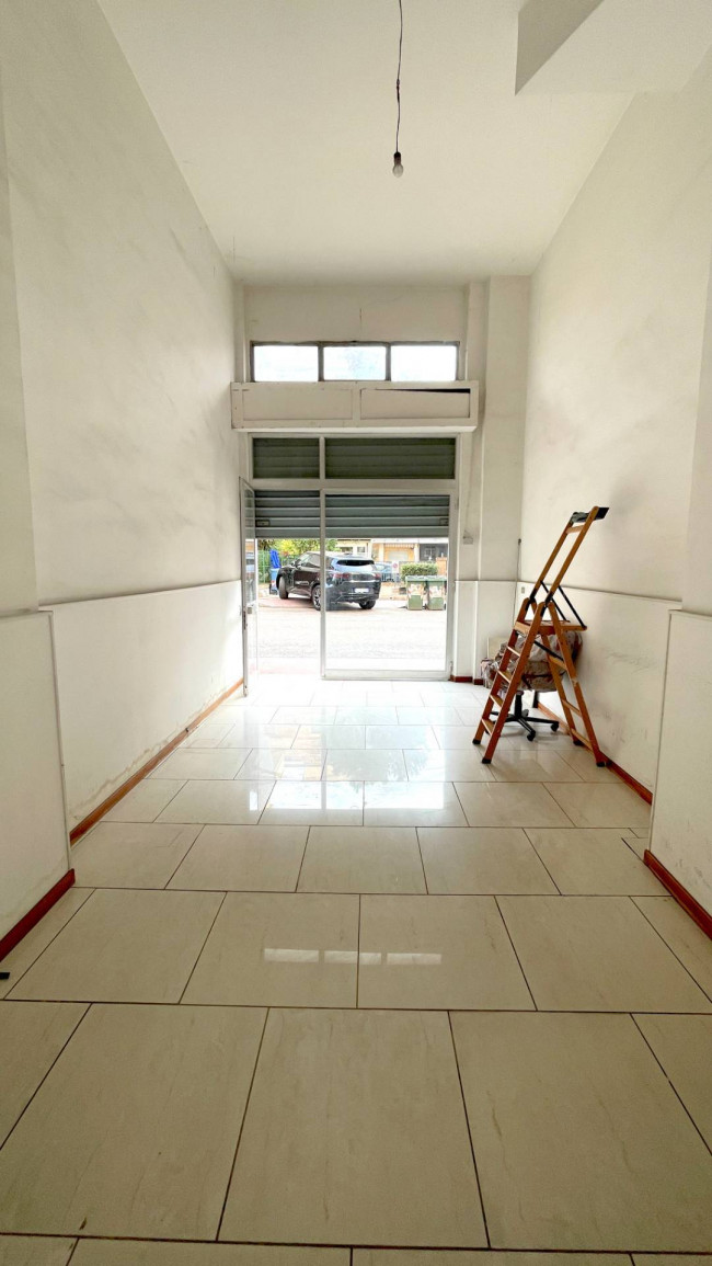 Garage / Autorimessa / Box in vendita a Grottammare