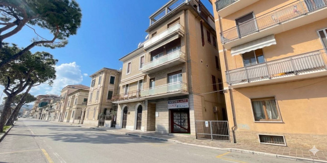 Locale Commerciale in vendita a San Benedetto del Tronto