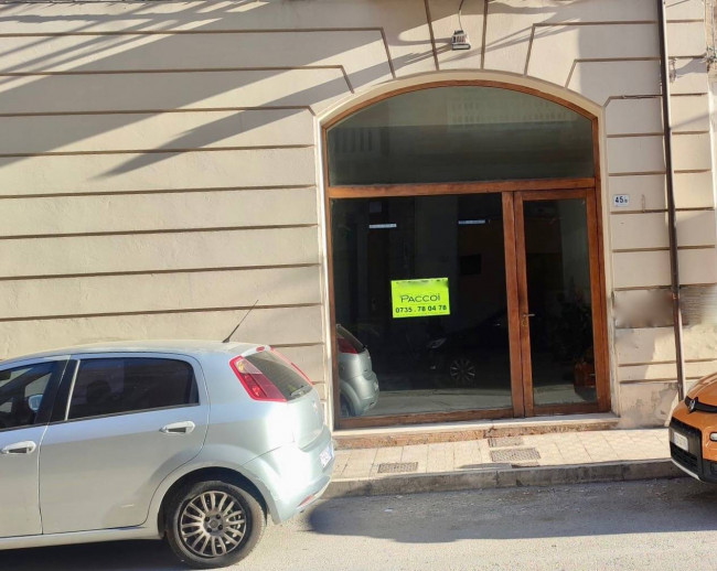 Locale Commerciale in vendita a San Benedetto del Tronto