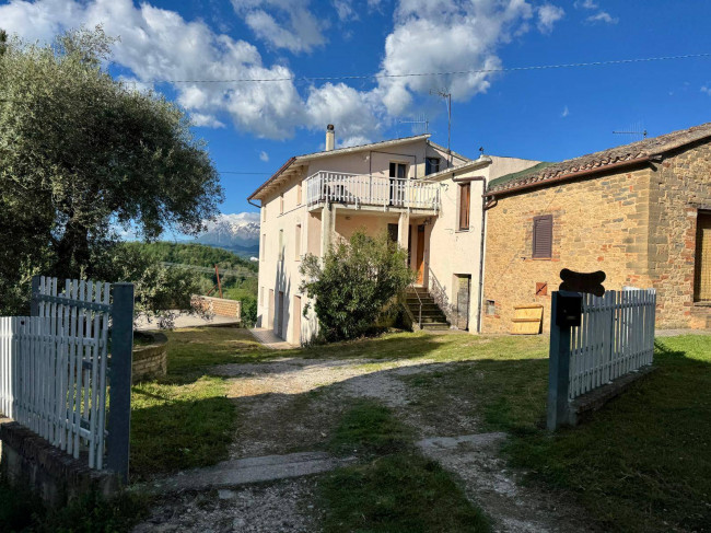 Appartamento in Vendita a Montefalcone Appennino
