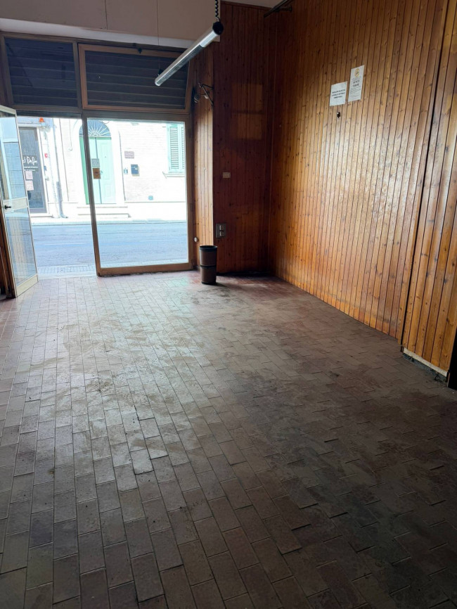 Locale Commerciale in affitto a San Benedetto del Tronto
