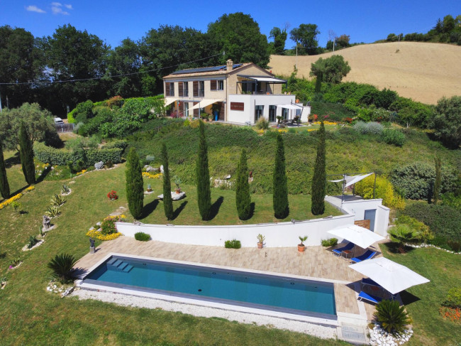 Country House for sale in Montefiore dell'Aso
