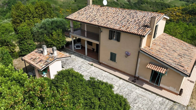 Casale Colonico Rustico in vendita a Acquaviva Picena