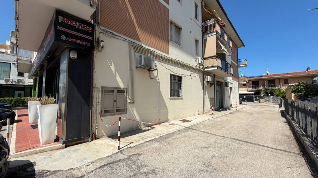 Locale Commerciale in vendita a San Benedetto del Tronto