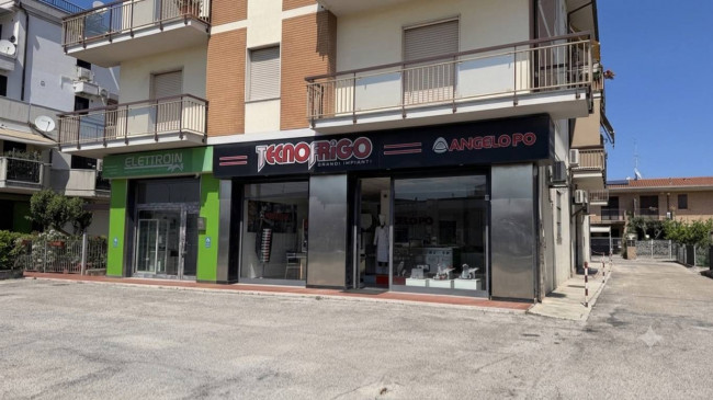 Locale Commerciale in vendita a San Benedetto del Tronto