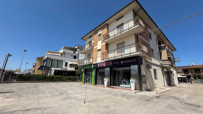 Locale Commerciale in vendita a San Benedetto del Tronto