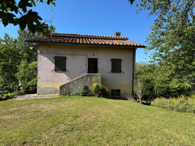 Casale Colonico Rustico in vendita a Amandola