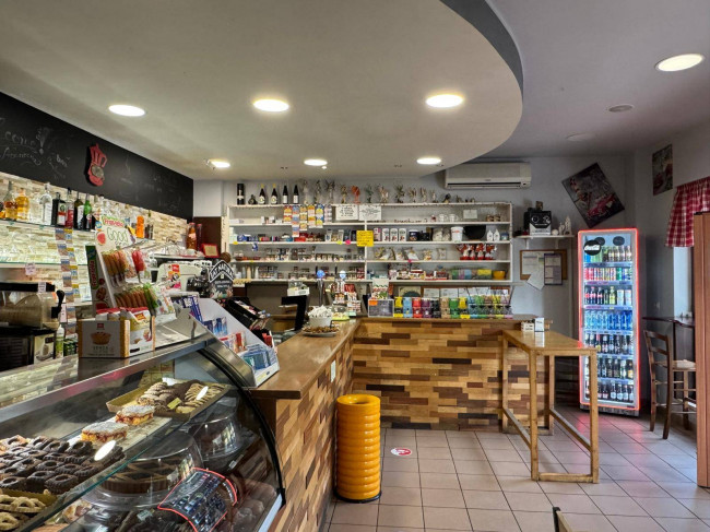 Attività commerciale in vendita a Comunanza